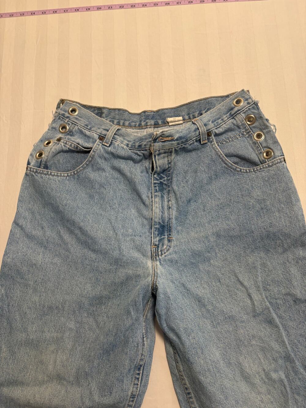 intage Britannia Easy Fit Tall Mom Jeans 16x33 Grommet Detail